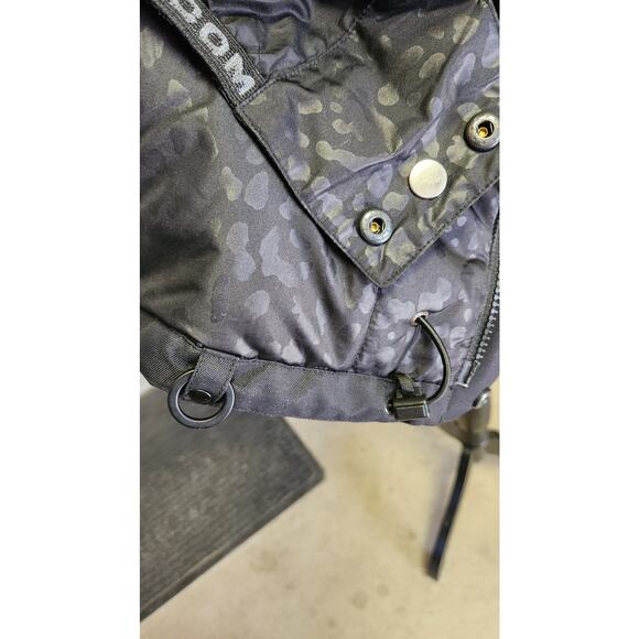 Volcom Bolts Like NEW Black 10K Snowboard Ski Winter Jacket Women Size XS - Picture 6 of 14